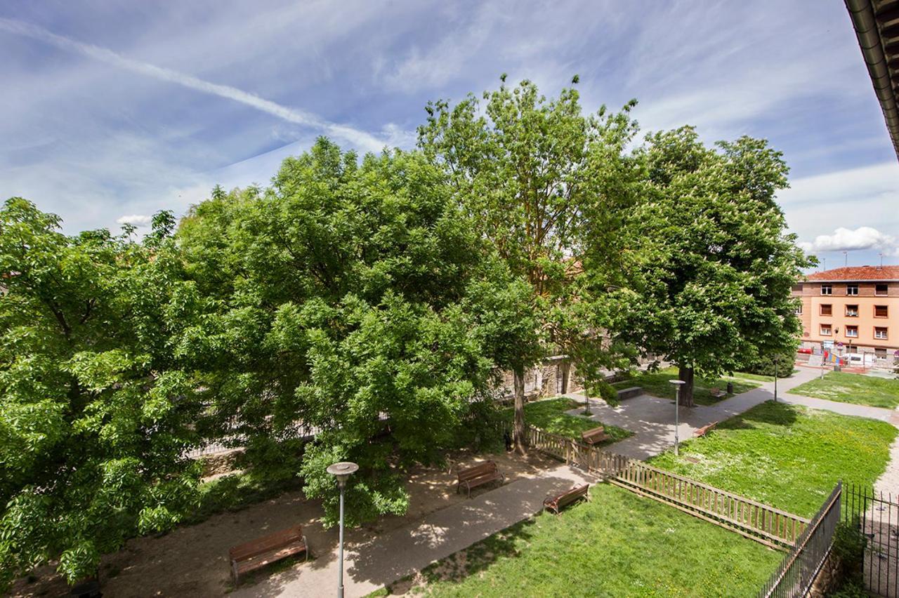 La Casa De Santa Maria Estudios Vitoria-Gasteiz Bagian luar foto