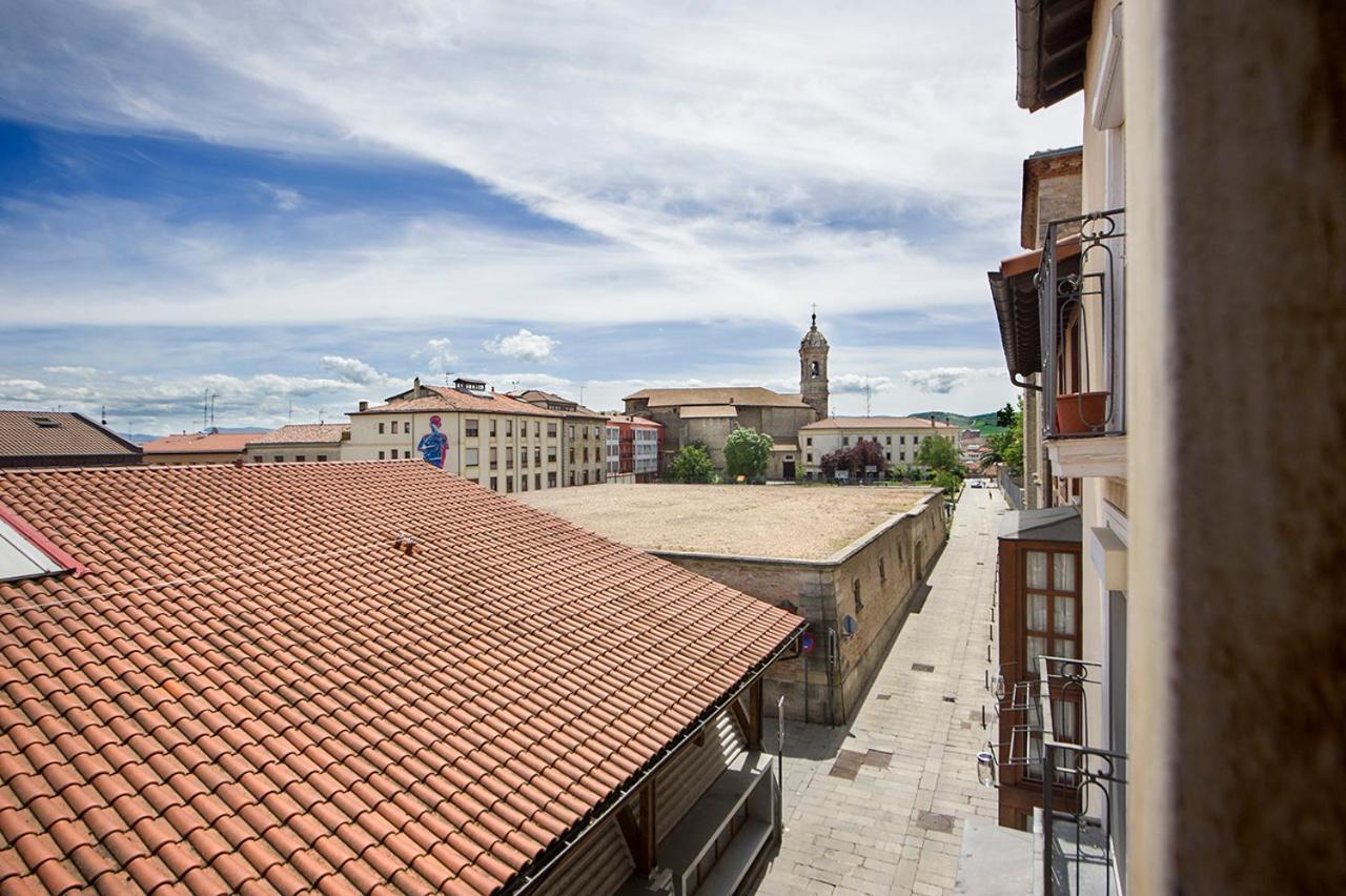 La Casa De Santa Maria Estudios Vitoria-Gasteiz Bagian luar foto