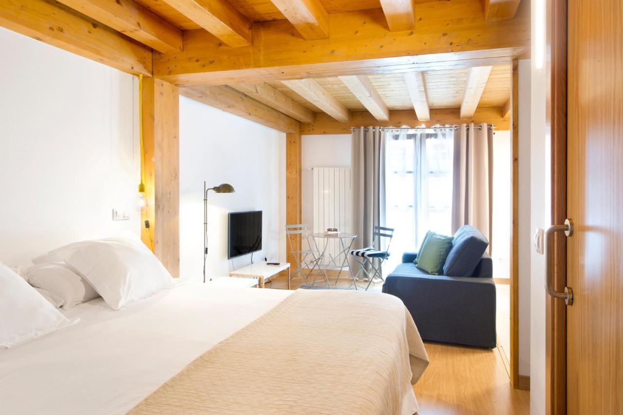 La Casa De Santa Maria Estudios Vitoria-Gasteiz Bagian luar foto